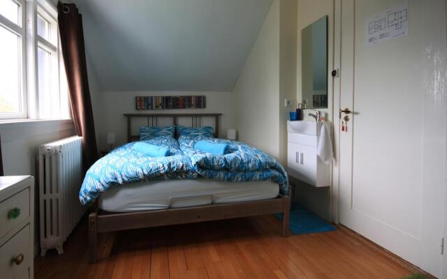 Bed and Books B&B