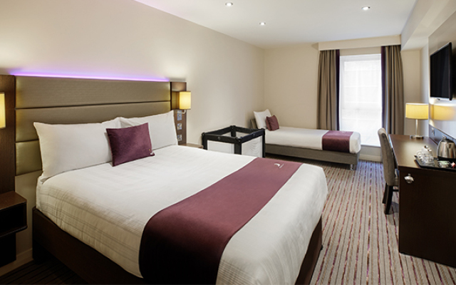 Premier Inn Oxford Botley Hotel