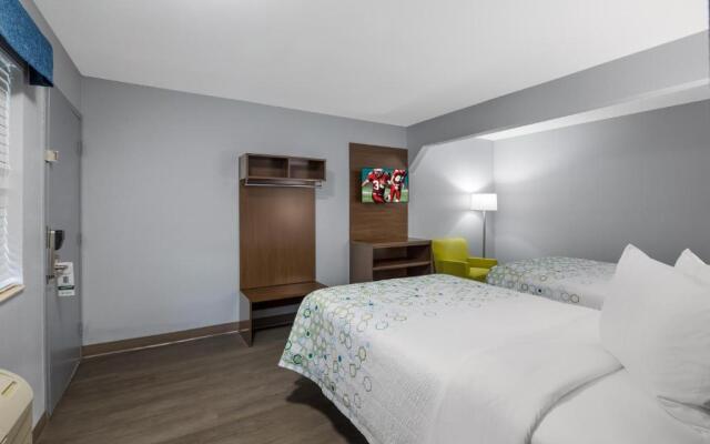 Hometowne Studios Orange, Tx