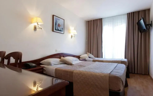 Hotel Cosmotel