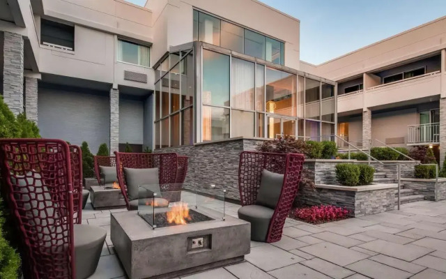 The Kingsley Bloomfield Hills - a DoubleTree by Hilton