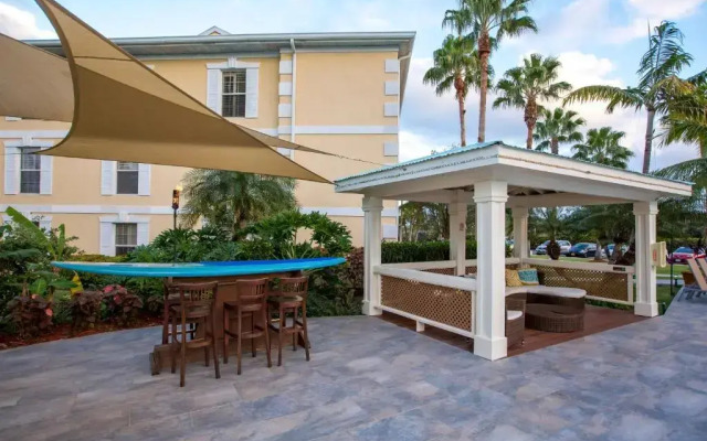 Sunshine Suites Resort