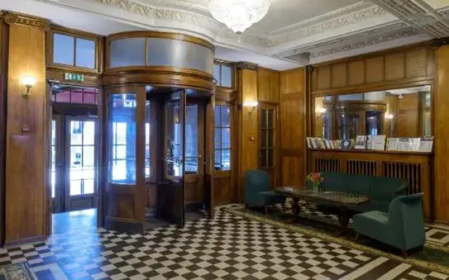 Hotel Metropolis
