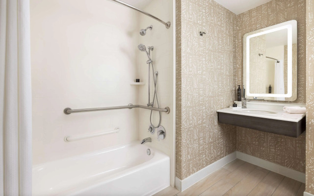 Hotel Continental Miami Beach, Tapestry Collection by Hilton