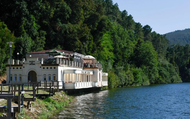 Balneario De Cortegada
