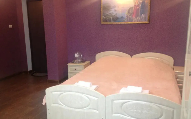 Guest House on prospect Ardzinba 257