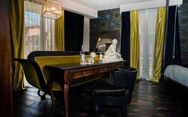 HT6 Hotel