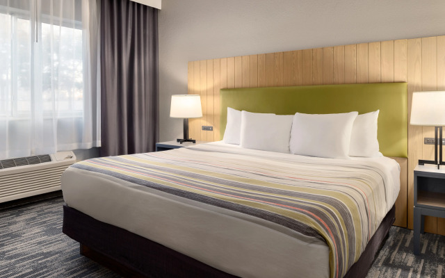 Country Inn & Suites by Radisson, Brookings, SD