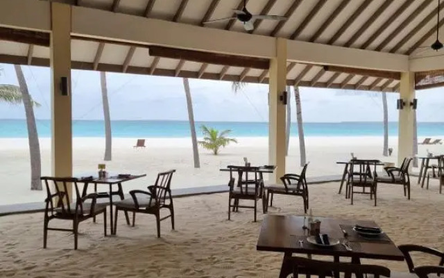 Paradise Hondaafushi Island Resort & Spa
