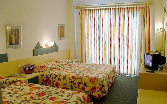 Tropical Beach Hotel