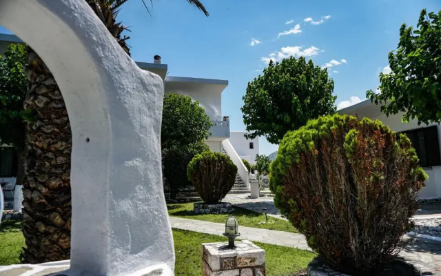 Avra Studios & Apartments