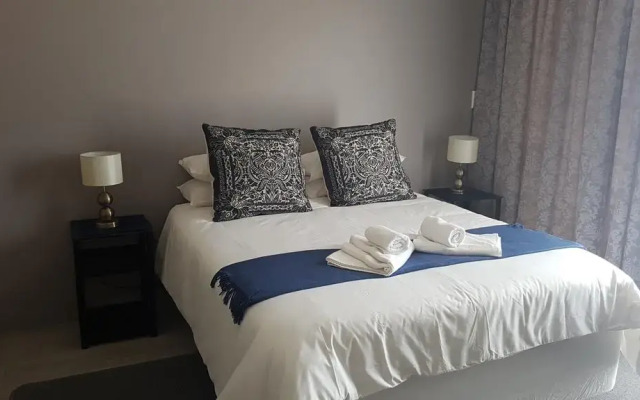 Phoenix Lodge and Waterside Accommodation