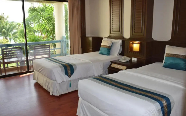 Phi Phi Island Cabana Hotel