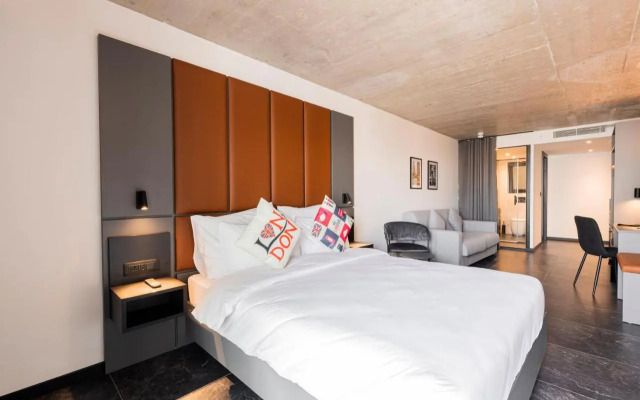 The Londoner Hotel St. Julians