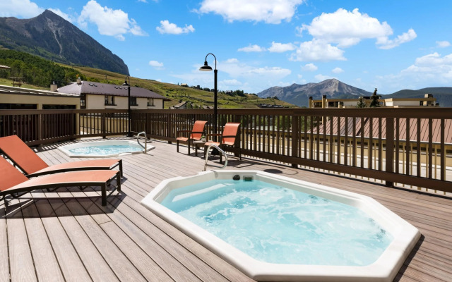 Elevation Hotel & Spa