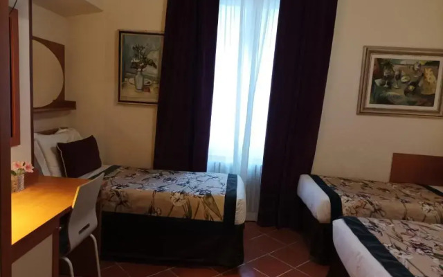 Maxim Axial Hotel