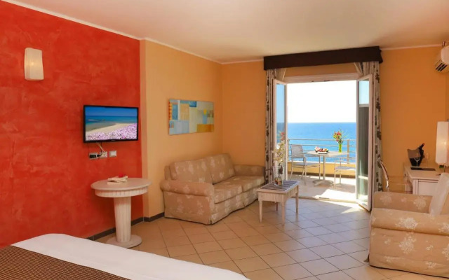 Janus Hotel