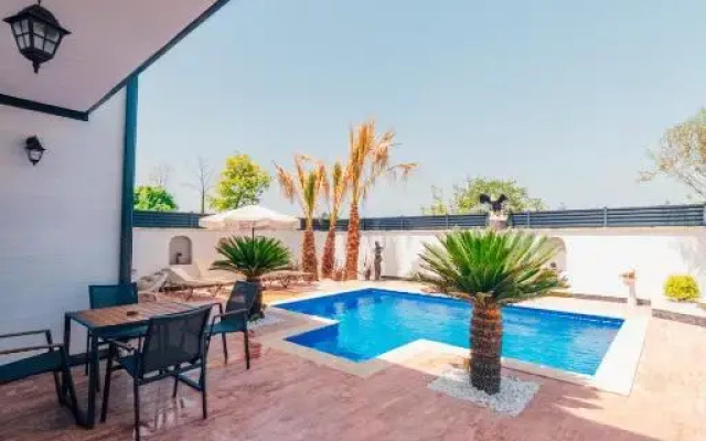 Sapanca Goldibi Suit Bungalov