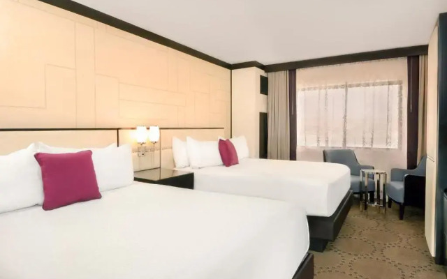Harrah's Laughlin Beach Resort & Casino