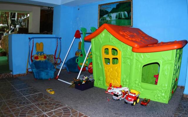 Hotel Priboy 2