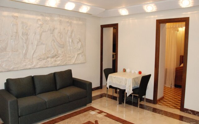 Dreamlike World Apartment on Rustaveli