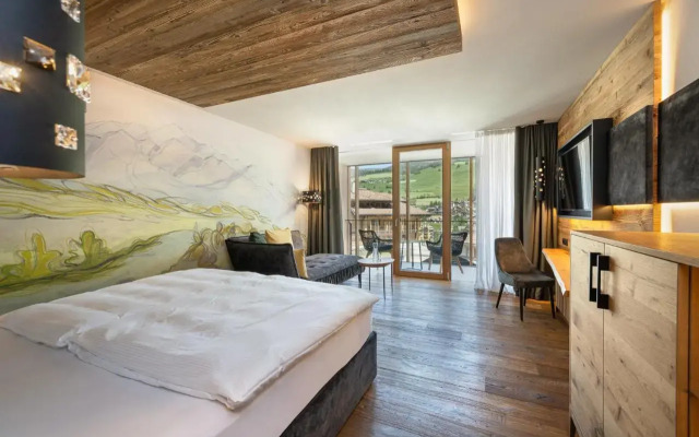Excelsior Dolomites Life Resort
