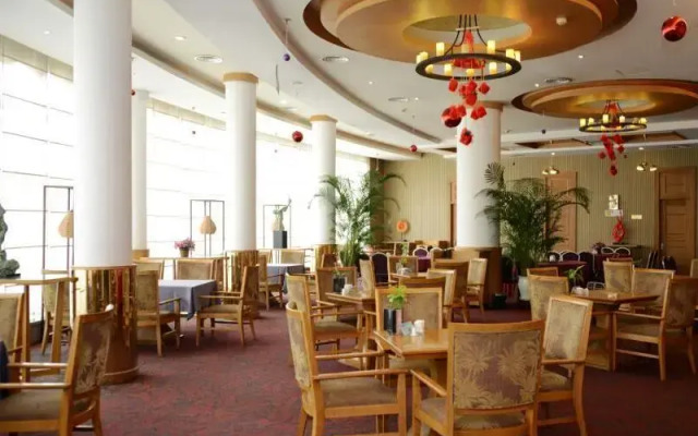 Jinrui Yangguang Hotel Pengzhou