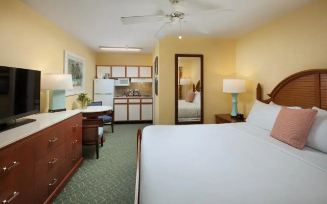 Sunshine Suites Resort