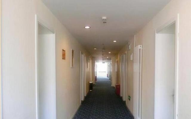 7 Days Inn Olympic CBD