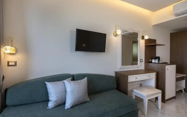 Vantaris Luxury Beach Resort