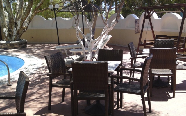 TheArtemis - Perissa Hotel