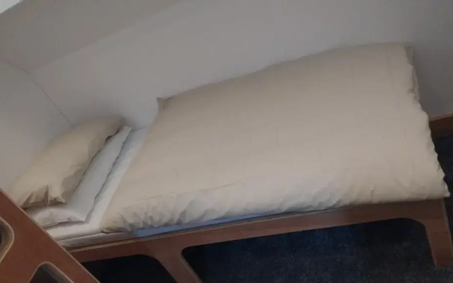 Kyle Blue Bristol - Luxury Hostel Boat