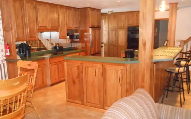 Rustic Manor Motor Lodge