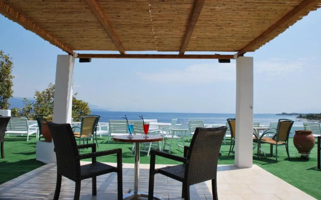 Отель Kanelli Beach