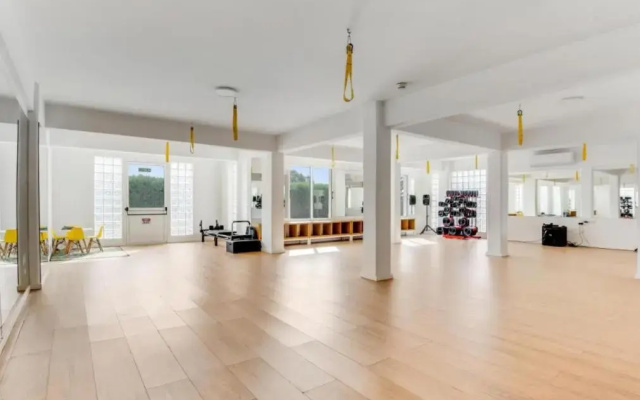 WellClub Family Wellness & Sea View Suites