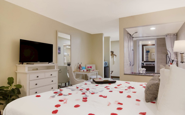 Ocean Sands Beach Boutique Inn - 1 Acre Private Beach