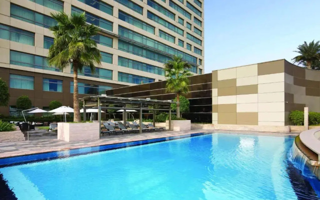 Отель Swissotel Al Ghurair 