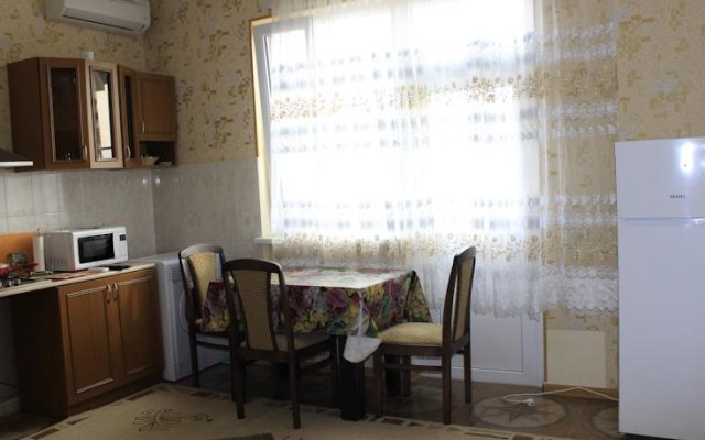 Guest House on Kamyshovaya