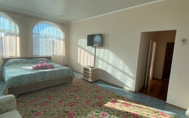 Na Belinskogo Guest House