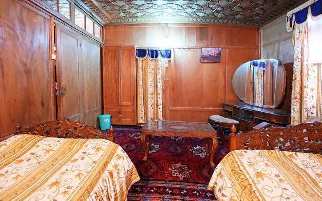 Aristotle Houseboat