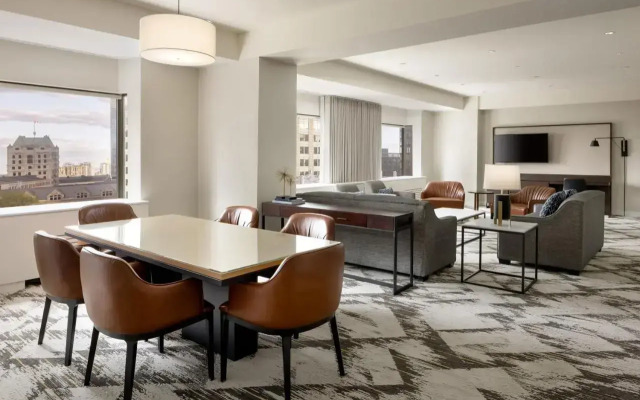 Le Centre Sheraton Montreal Hotel
