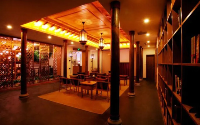Zhengzhou Qianna Hotel