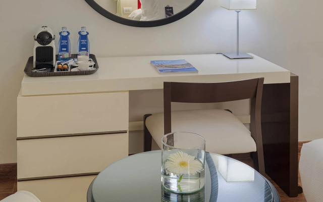 H10 Las Palmeras Hotel