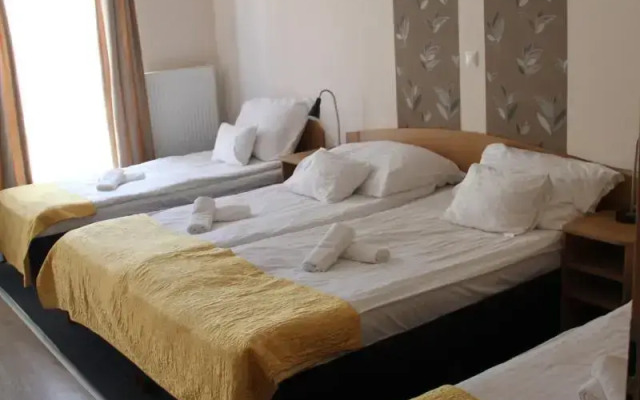 Rose City Hotel