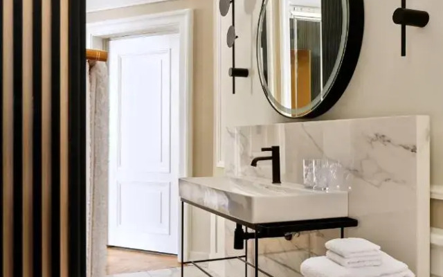 Hotel Verte, Warsaw, Autograph Collection