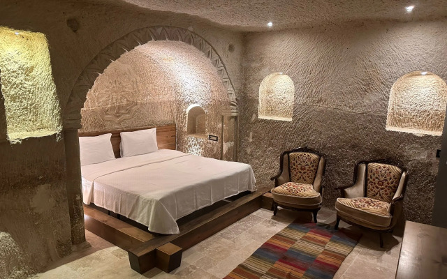 Hira Cave Hotel