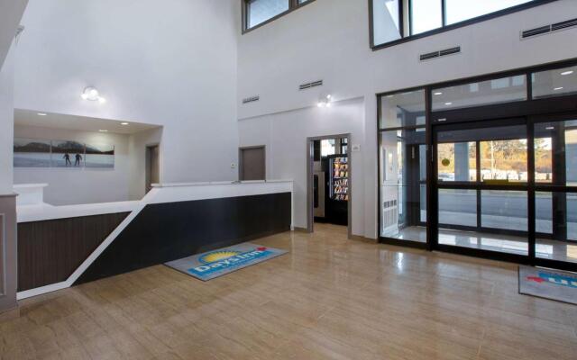 Days Inn by Wyndham Barrie