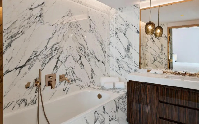 Carlton Cannes, a Regent Hotel