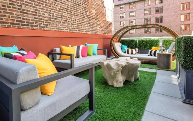Staypineapple, An Artful Hotel, Midtown