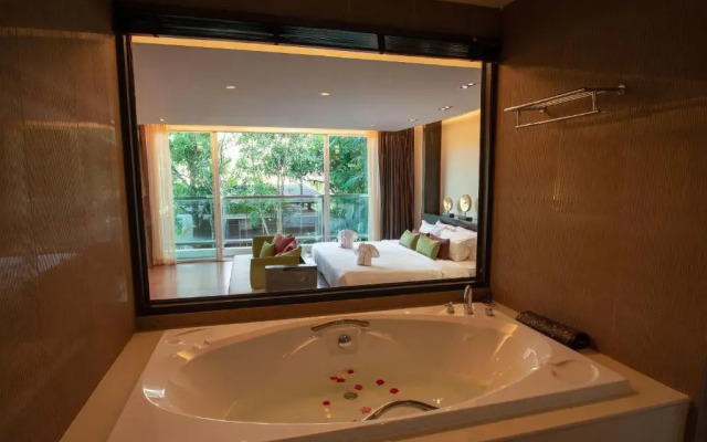 Peach Blossom Resort & Pool Villa